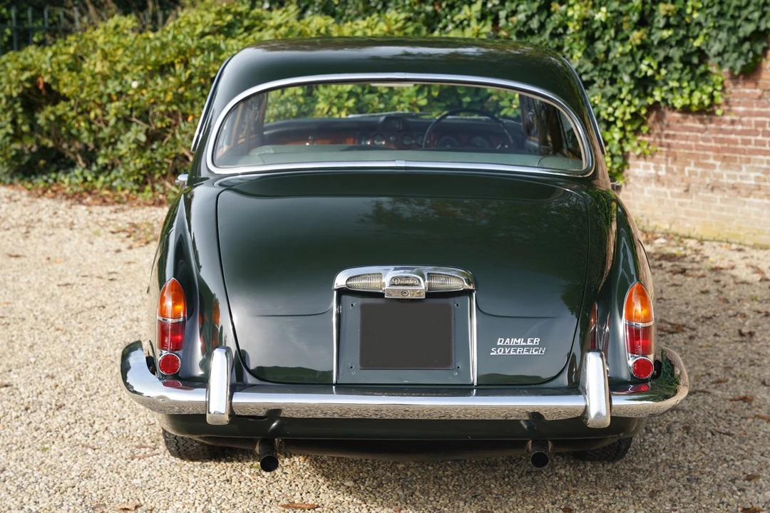 1960 Daimler - Image 3 of 30