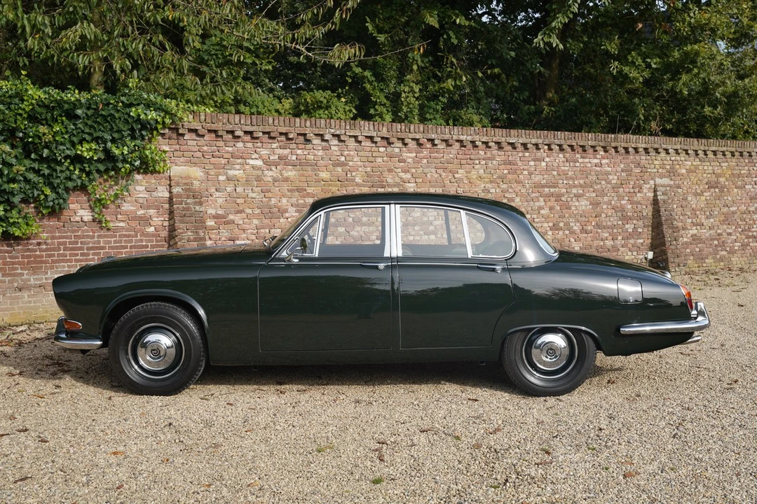 1960 Daimler - Image 5 of 30