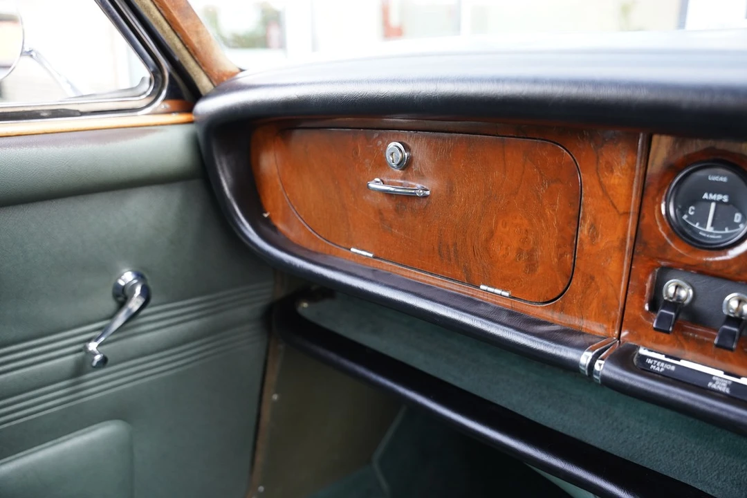 1960 Daimler - Image 21 of 30