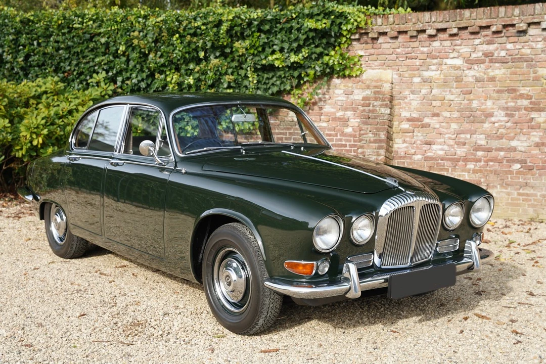1960 Daimler - Image 8 of 30