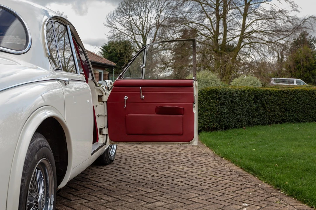1968 Daimler - Image 15 of 30