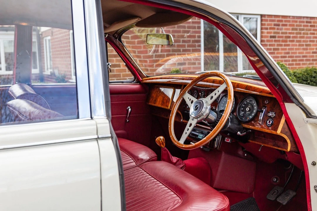 1968 Daimler - Image 14 of 30