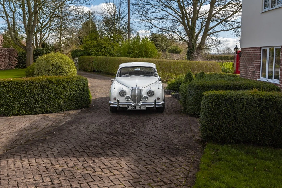1968 Daimler - Image 5 of 30