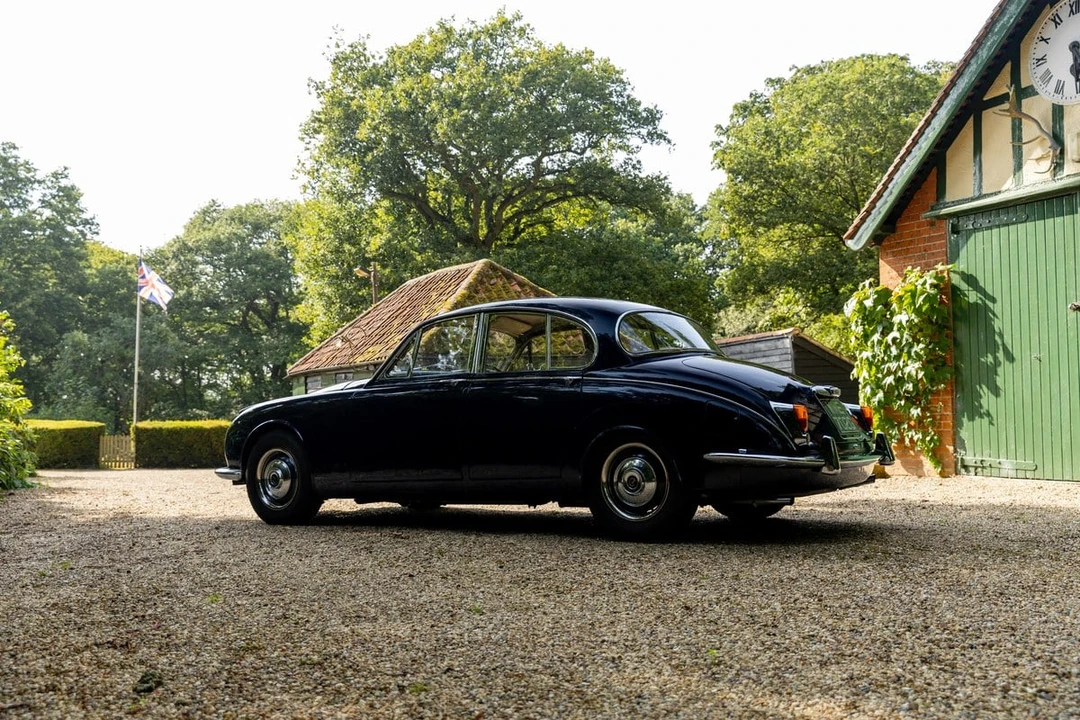 1968 Daimler - Image 11 of 30
