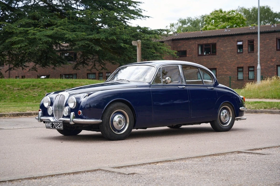 1968 Daimler - Image 8 of 30