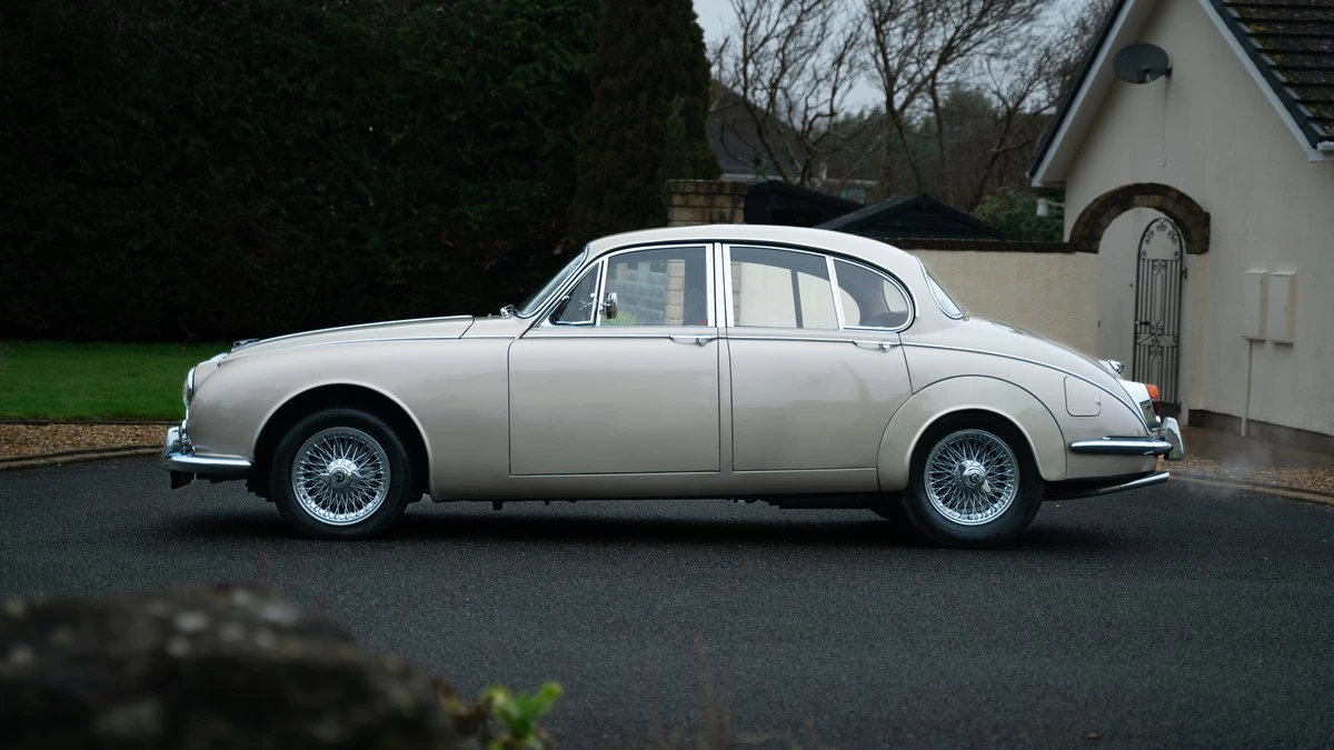 1968 Daimler - Image 8 of 30