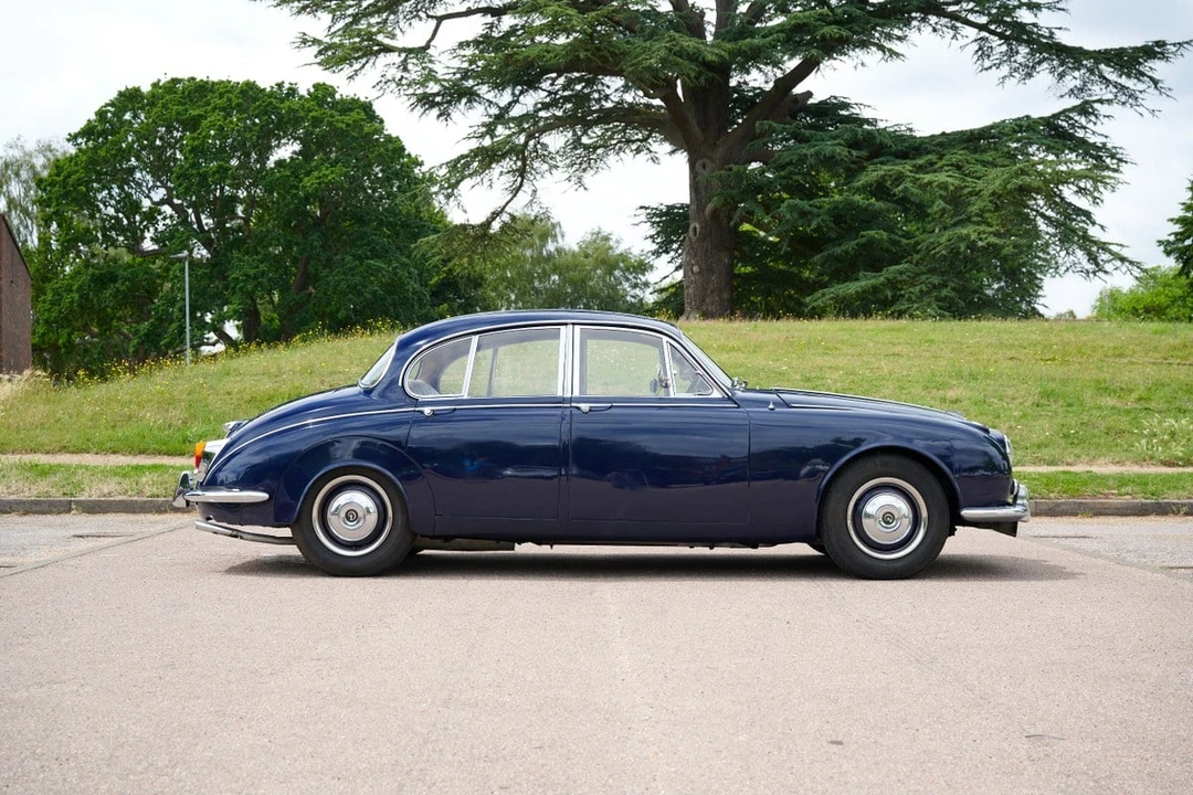 1968 Daimler - Image 10 of 30