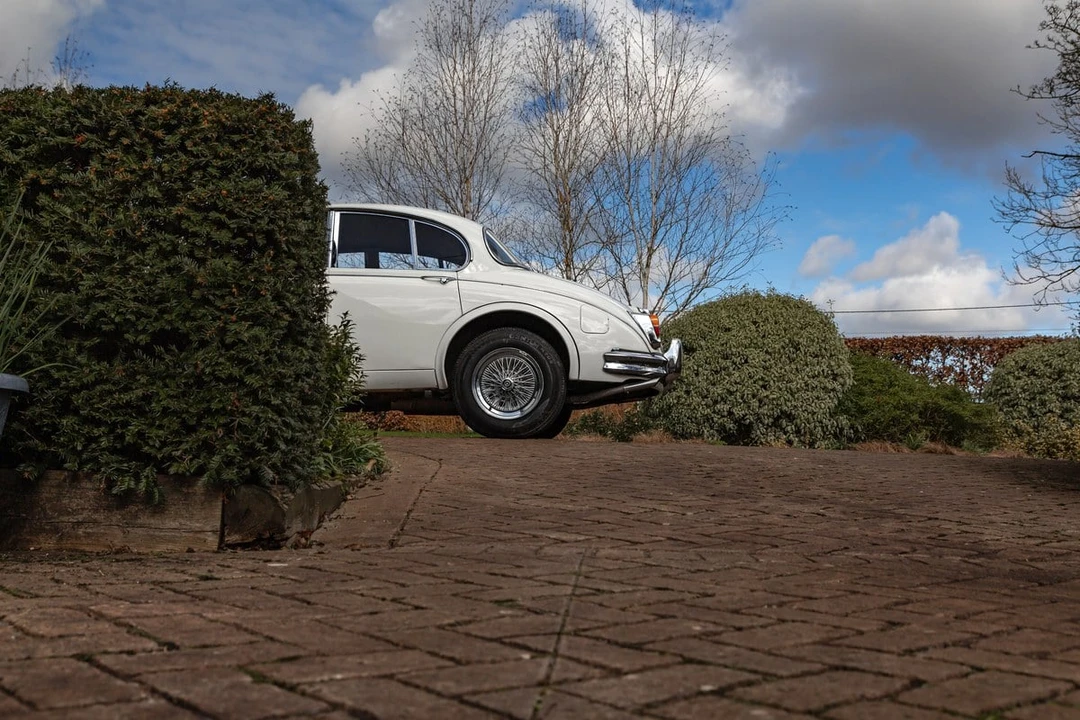 1968 Daimler - Image 6 of 30