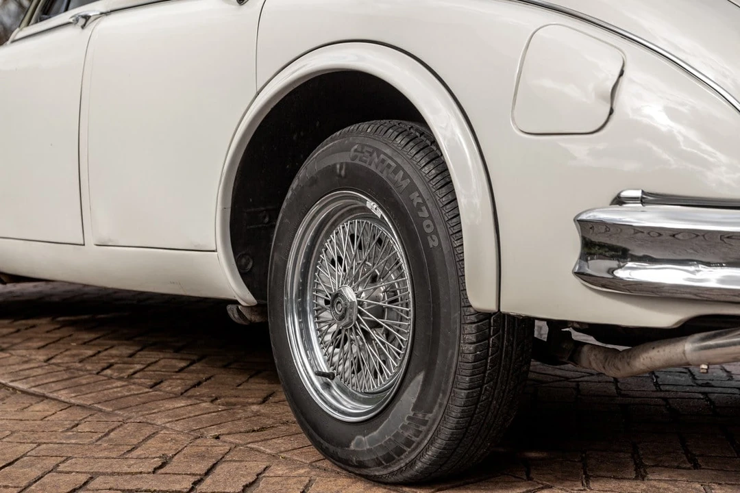 1968 Daimler - Image 12 of 30
