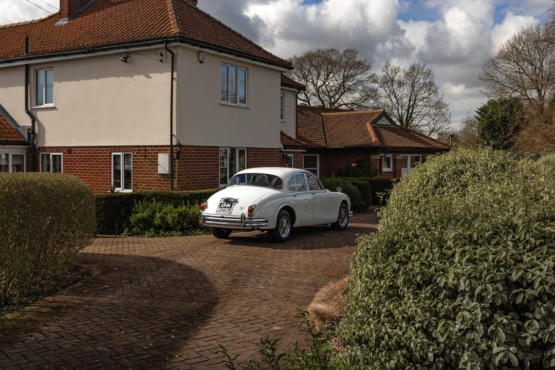 1968 Daimler - Image 8 of 30