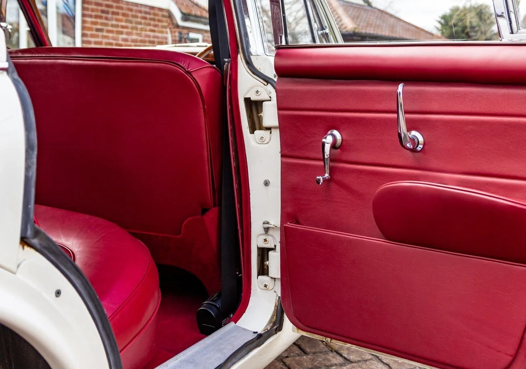 1968 Daimler - Image 28 of 30