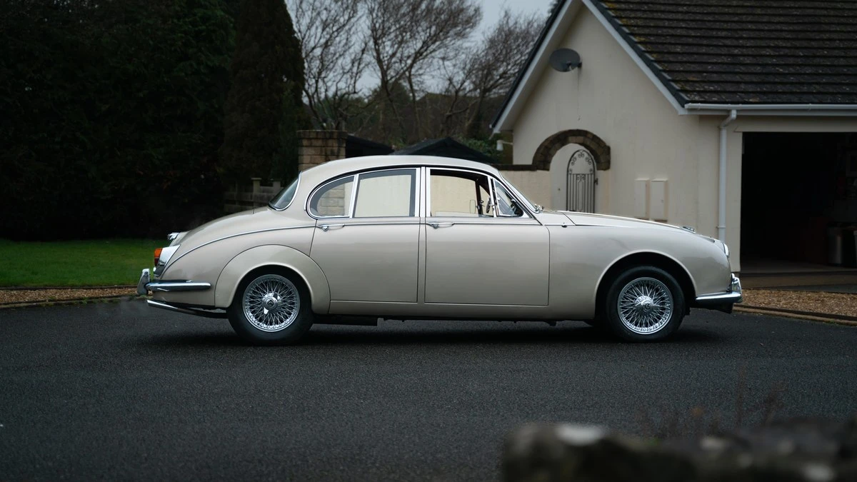 1968 Daimler - Image 7 of 30
