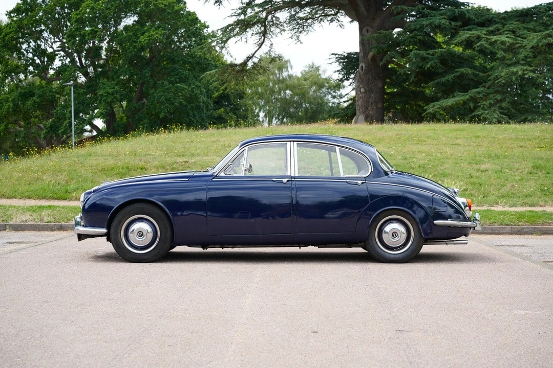 1968 Daimler - Image 11 of 30