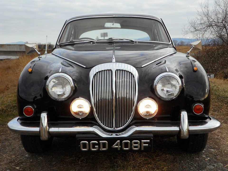 1968 Daimler - Image 4 of 31