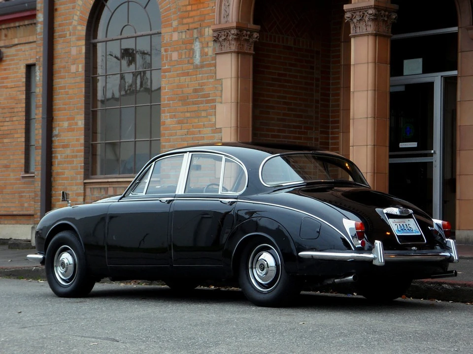 1968 Daimler - Image 6 of 31
