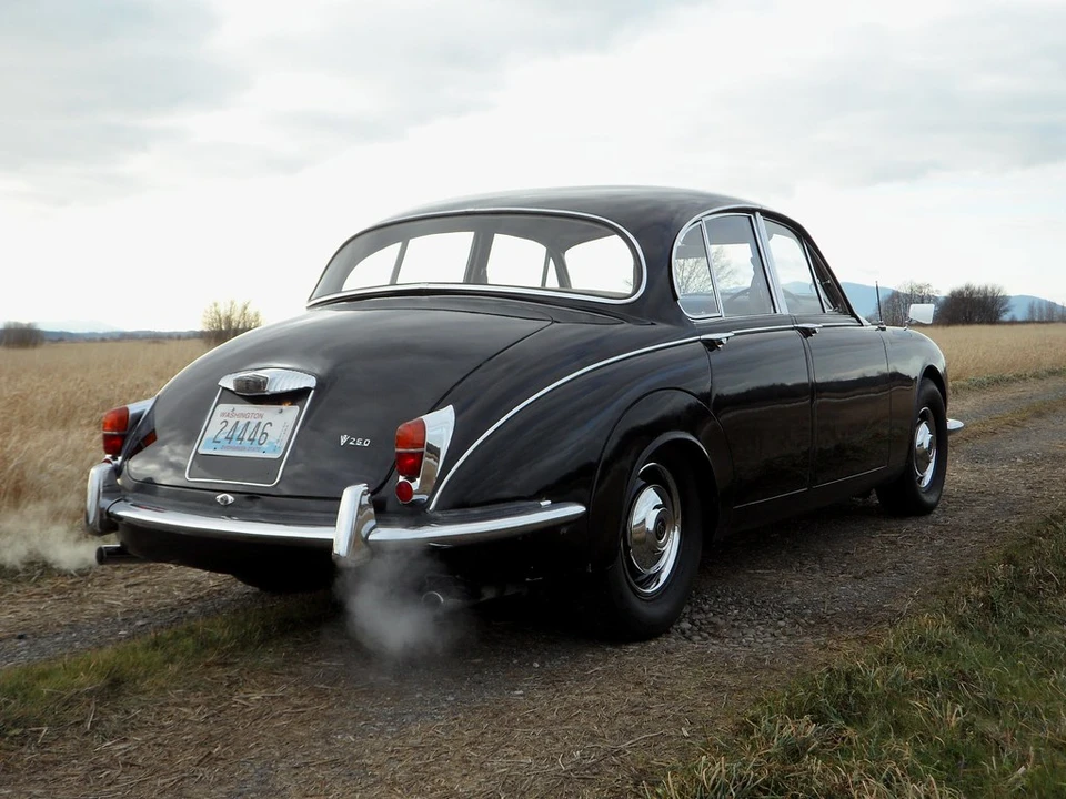 1968 Daimler - Image 11 of 31