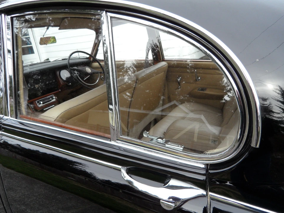 1968 Daimler - Image 14 of 31