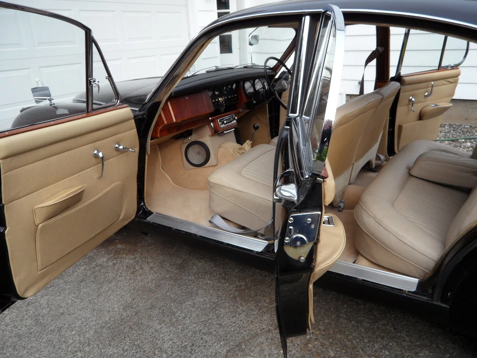 1968 Daimler - Image 17 of 31