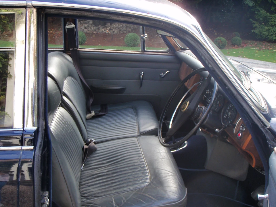 1968 Daimler - Image 2 of 8