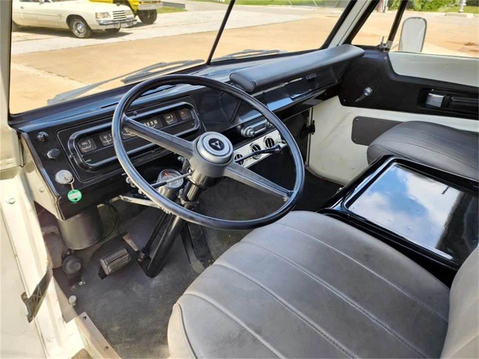 1968 Dodge A100 - Image 11 of 12