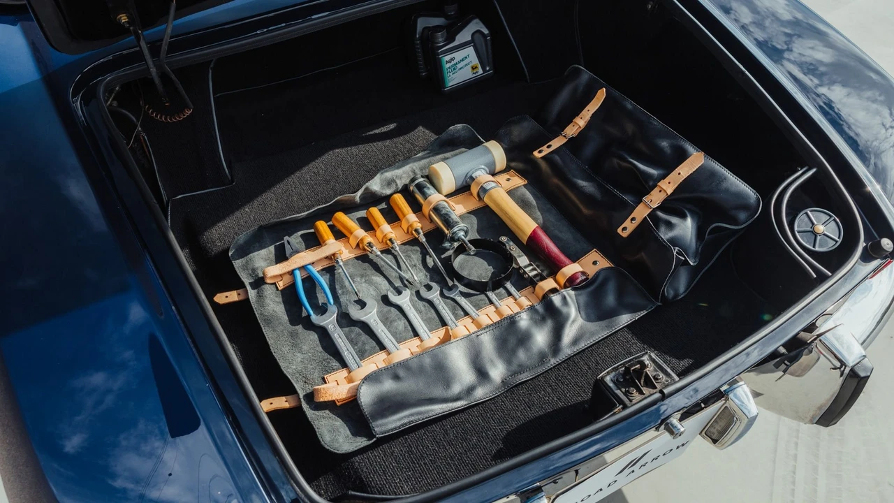1968 Ferrari 330 GTC & GTS - Image 7 of 31