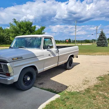 1968 Ford F-250 HD Long Bed