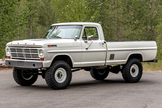 1968 Ford F-250 Highboy 4×4 4-Speed
