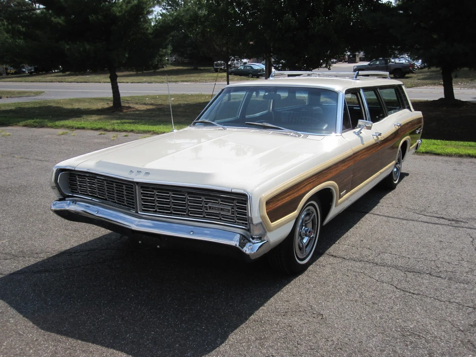 1968 Ford Country Squire - Image 13 of 31