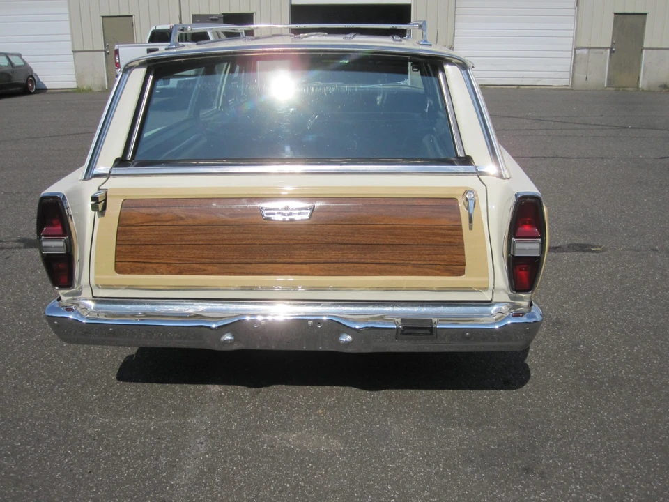 1968 Ford Country Squire - Image 9 of 31