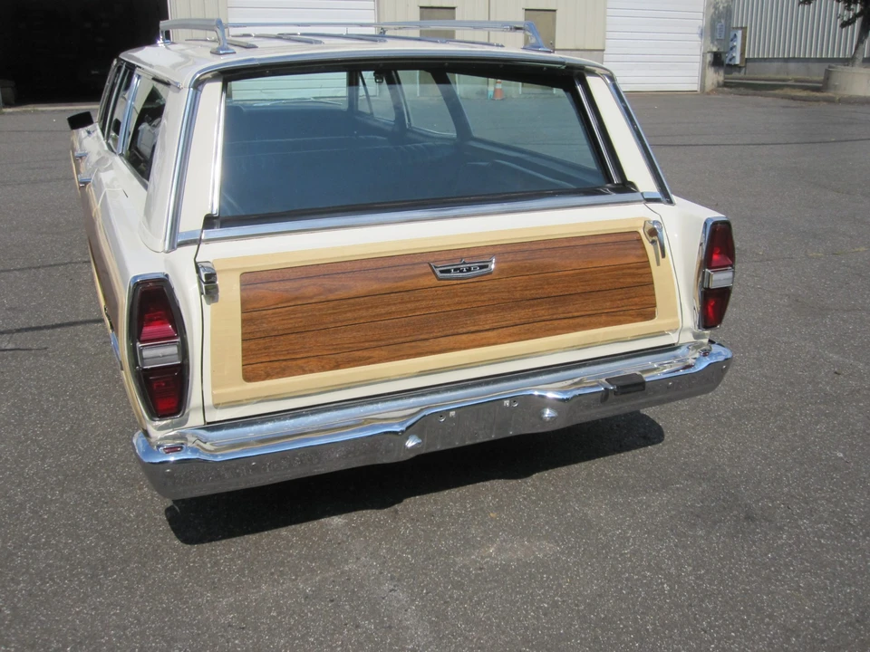 1968 Ford Country Squire - Image 10 of 31