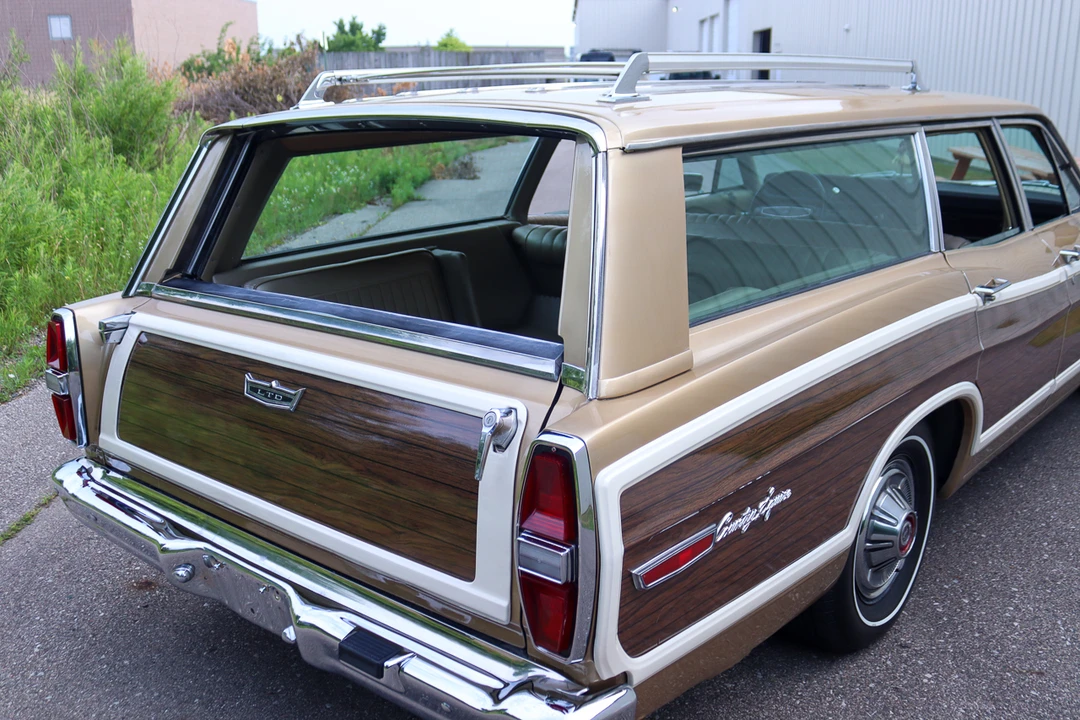 1968 Ford Country Squire - Image 13 of 31
