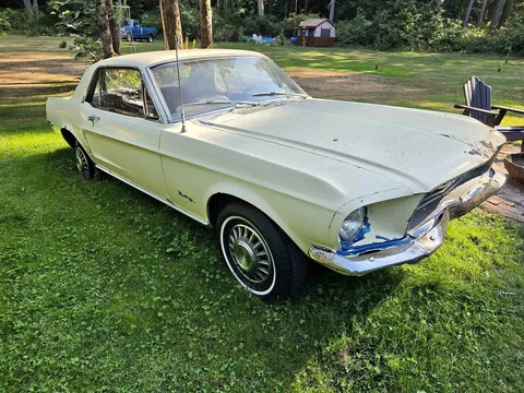 1968 Ford Mustang Deluxe Coupe 2D