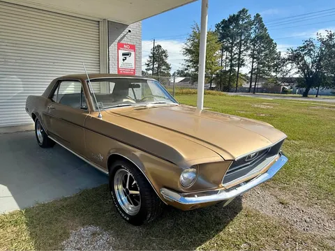 1968 Ford Mustang Deluxe Coupe 2D