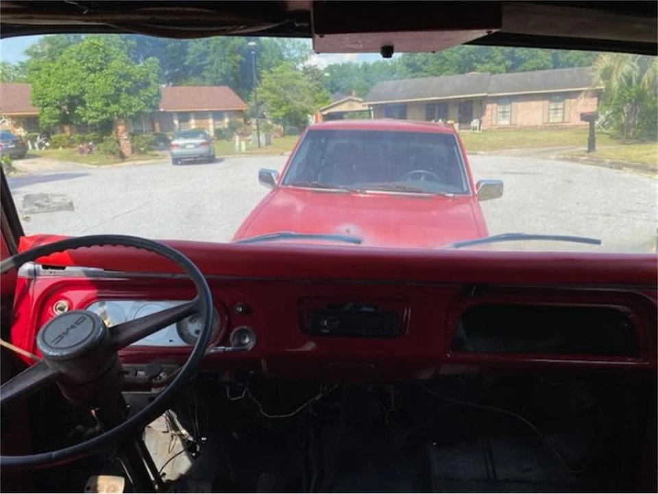 1968 GMC G-series Van - Image 16 of 19