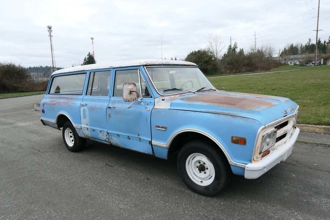 1968 GMC Suburban 5th Gen - Image 14 of 31