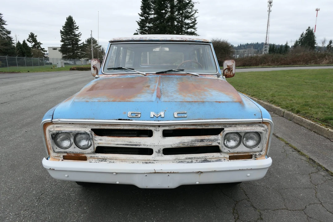 1968 GMC Suburban 5th Gen - Image 17 of 31