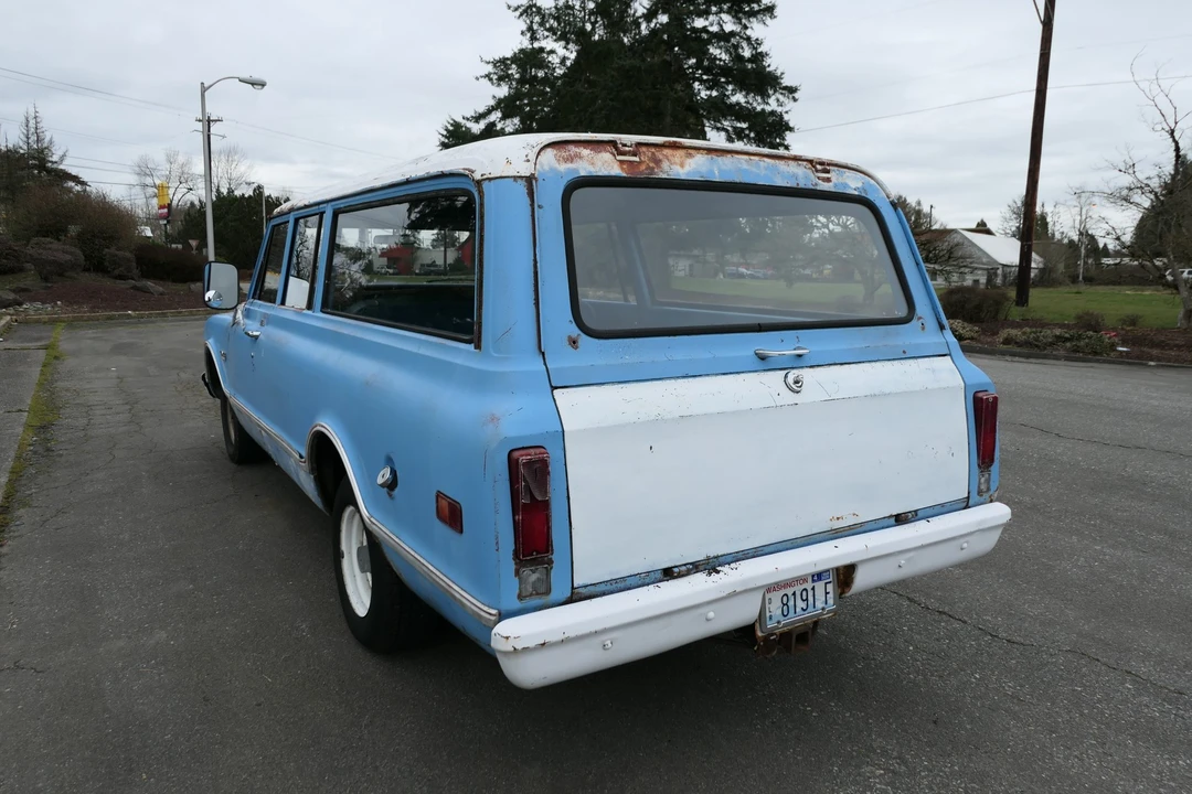 1968 GMC Suburban 5th Gen - Image 7 of 31