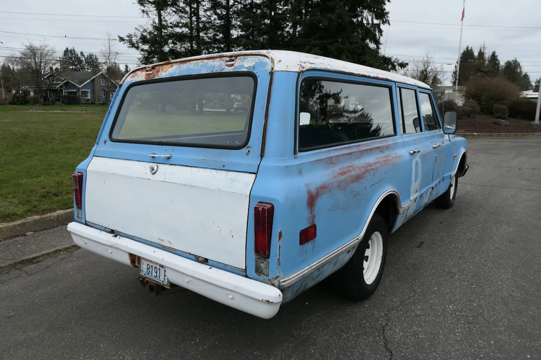 1968 GMC Suburban 5th Gen - Image 10 of 31