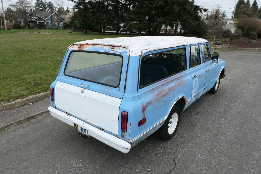 1968 GMC Suburban 5th Gen - Image 11 of 31