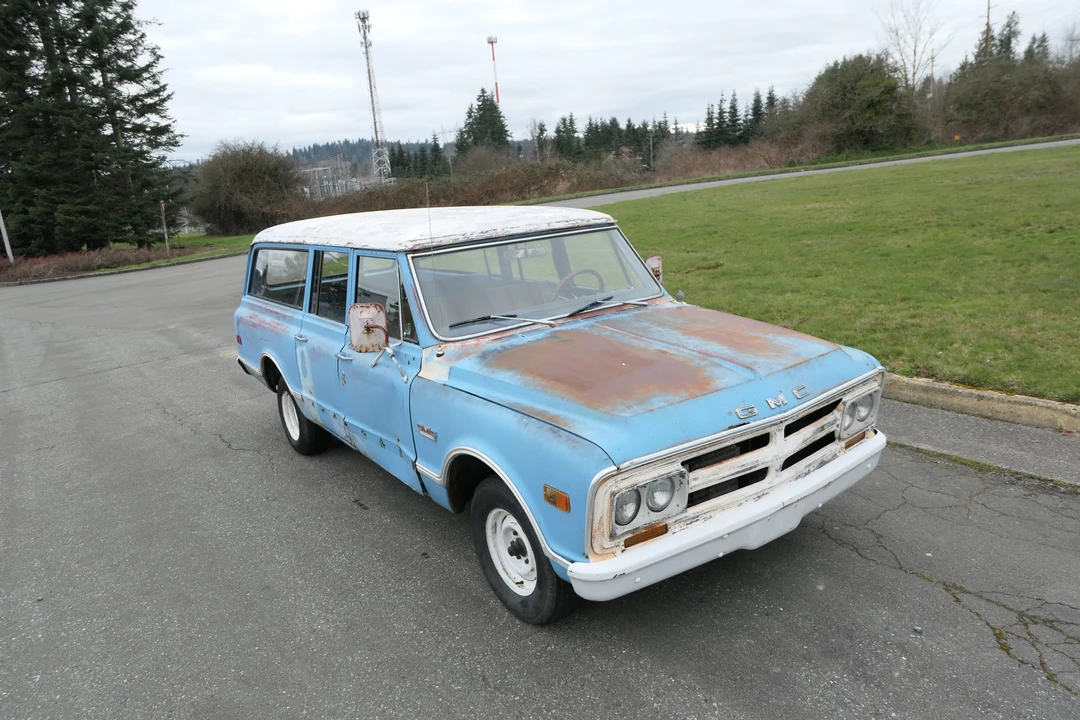 1968 GMC Suburban 5th Gen - Image 15 of 31