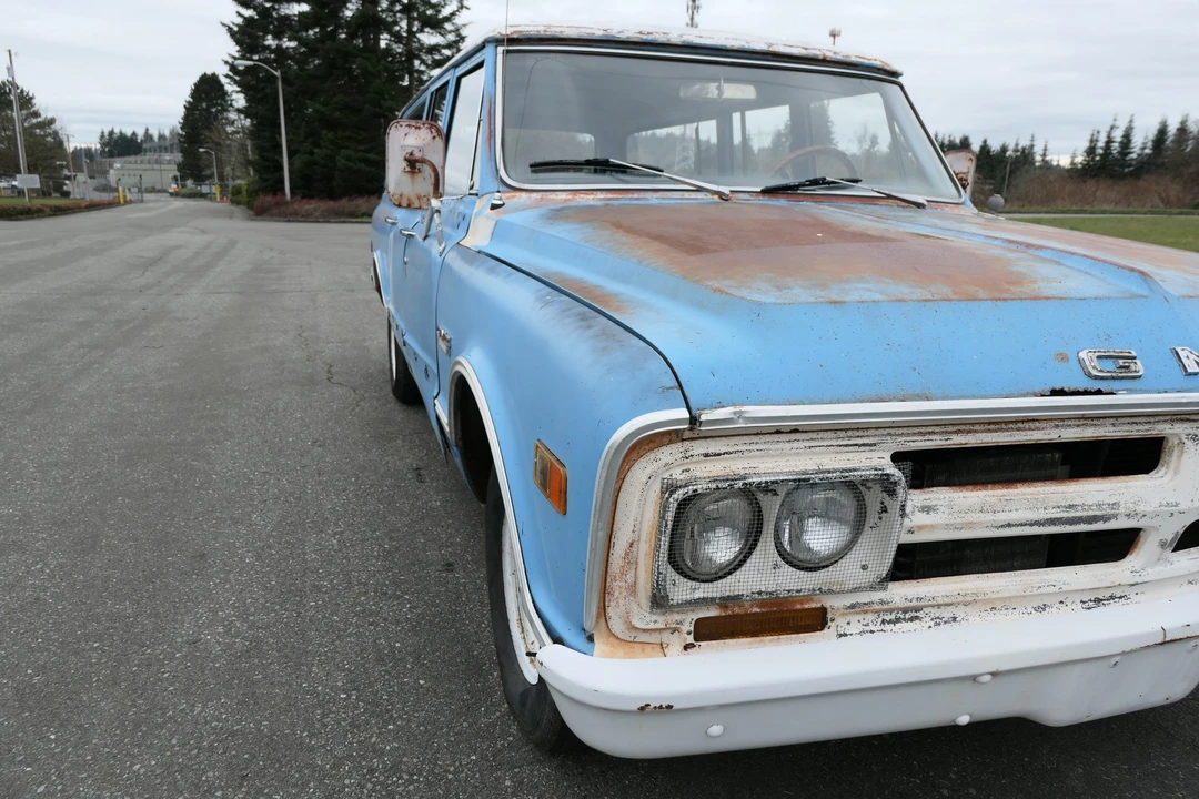 1968 GMC Suburban 5th Gen - Image 18 of 31