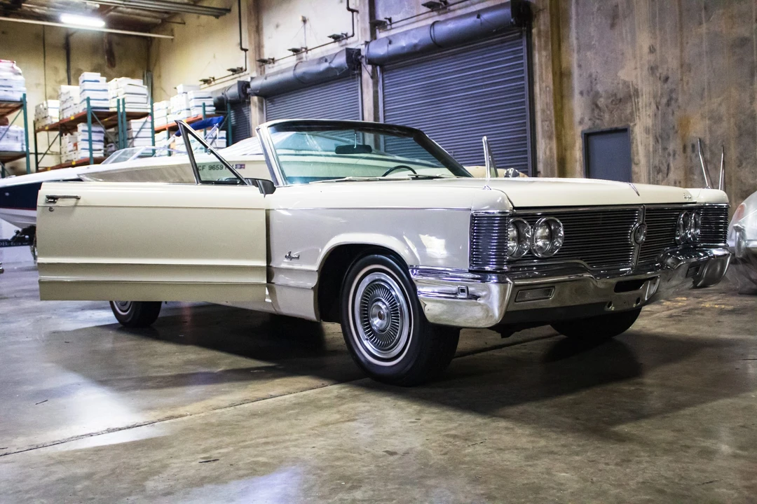 1968 Chrysler Imperial 3rd Gen - Image 13 of 31
