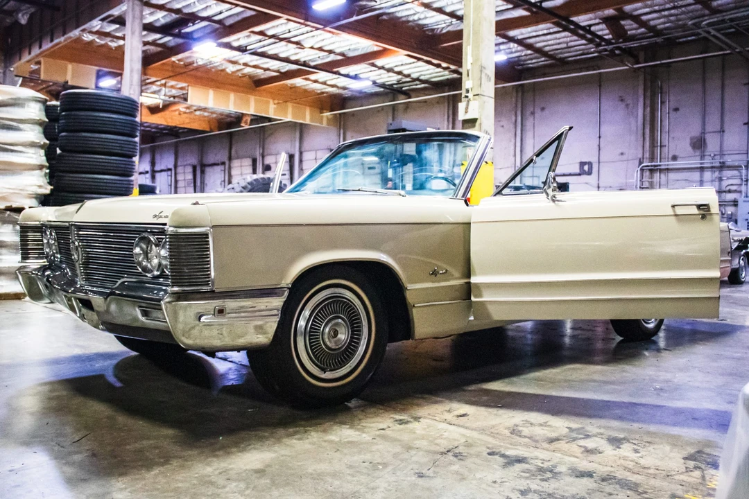 1968 Chrysler Imperial 3rd Gen - Image 11 of 31