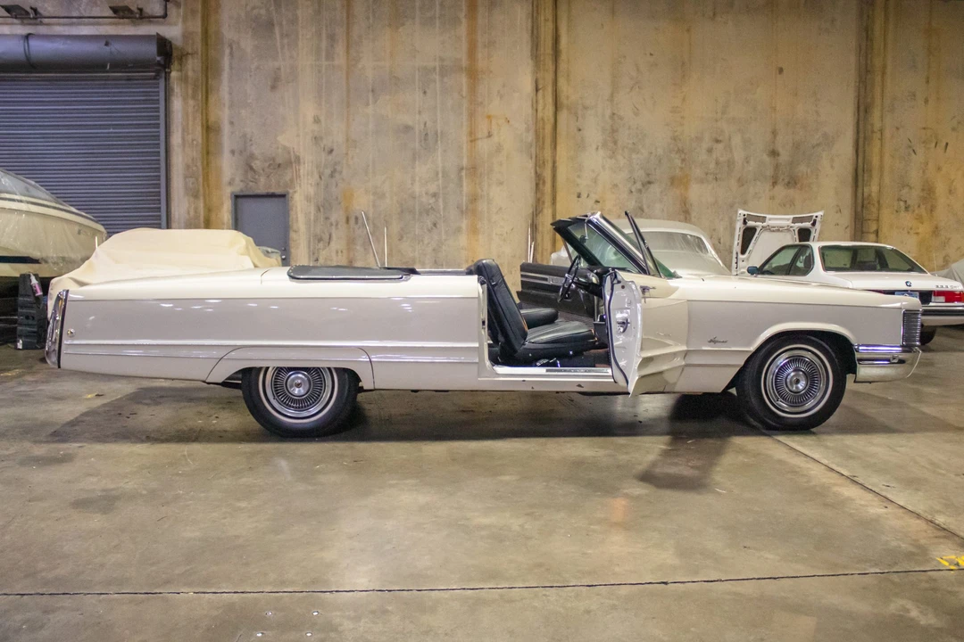 1968 Chrysler Imperial 3rd Gen - Image 14 of 31