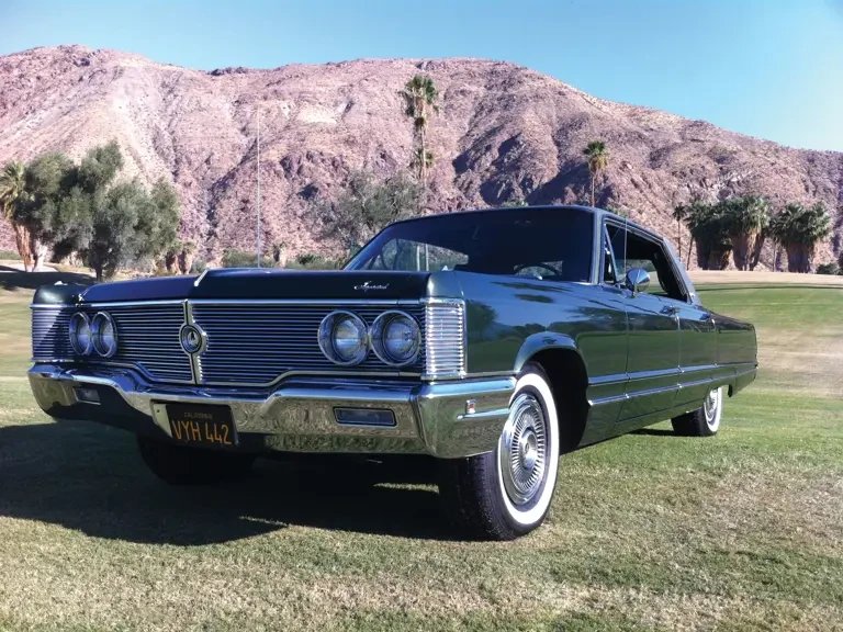 1968 Imperial LeBaron - Image 2 of 2