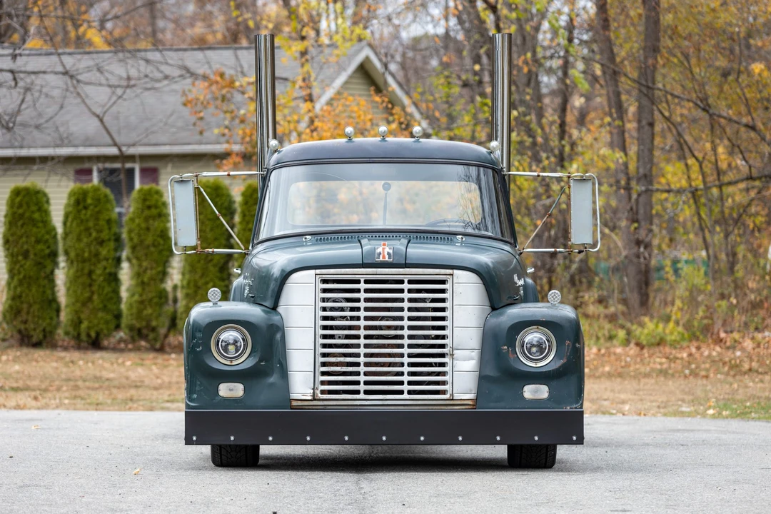1968 International Harvester Loadstar - Image 2 of 31