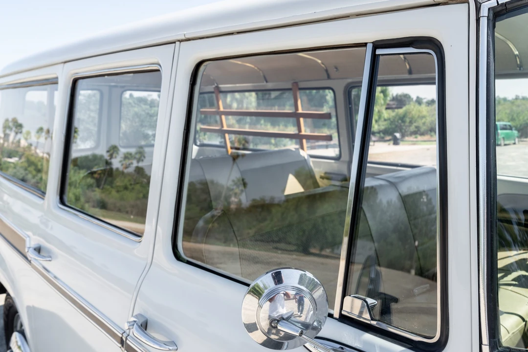 1968 International Harvester Travelall - Image 30 of 31