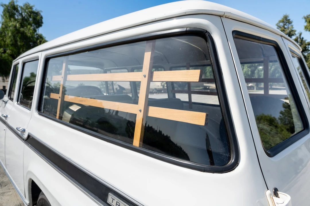 1968 International Harvester Travelall - Image 20 of 31