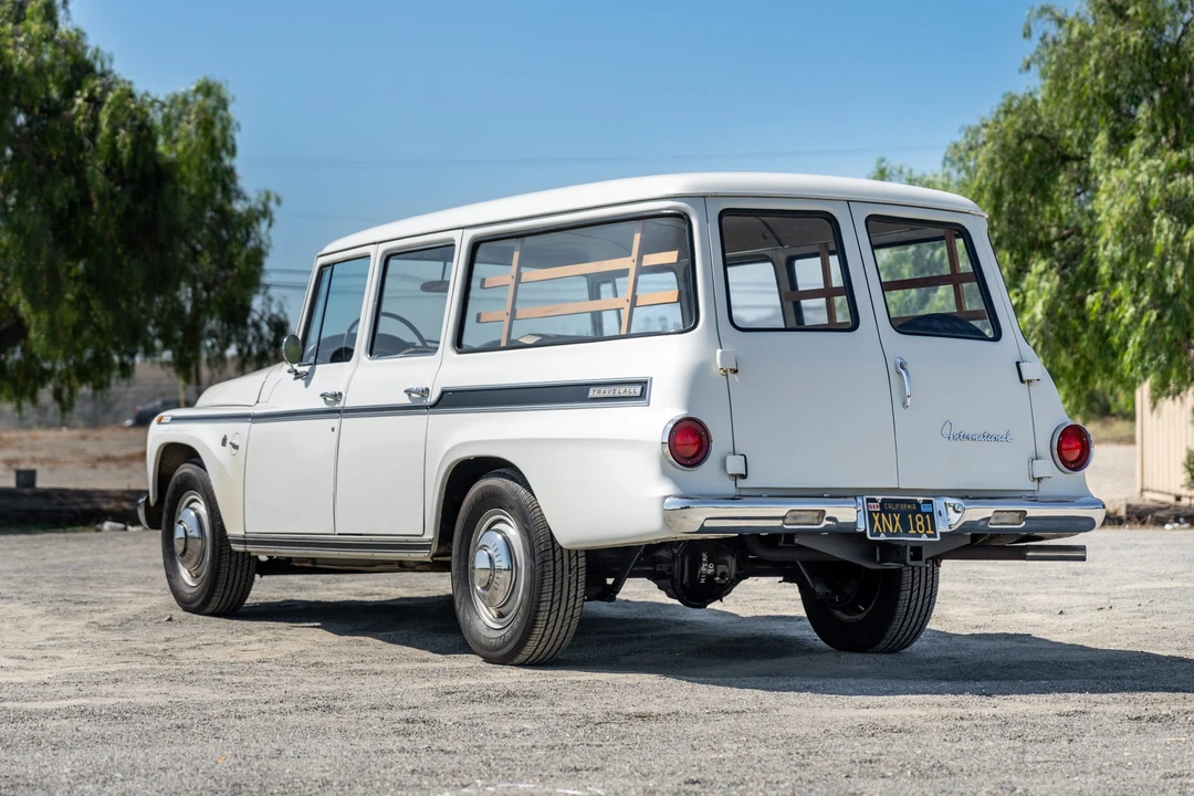 1968 International Harvester Travelall - Image 4 of 31