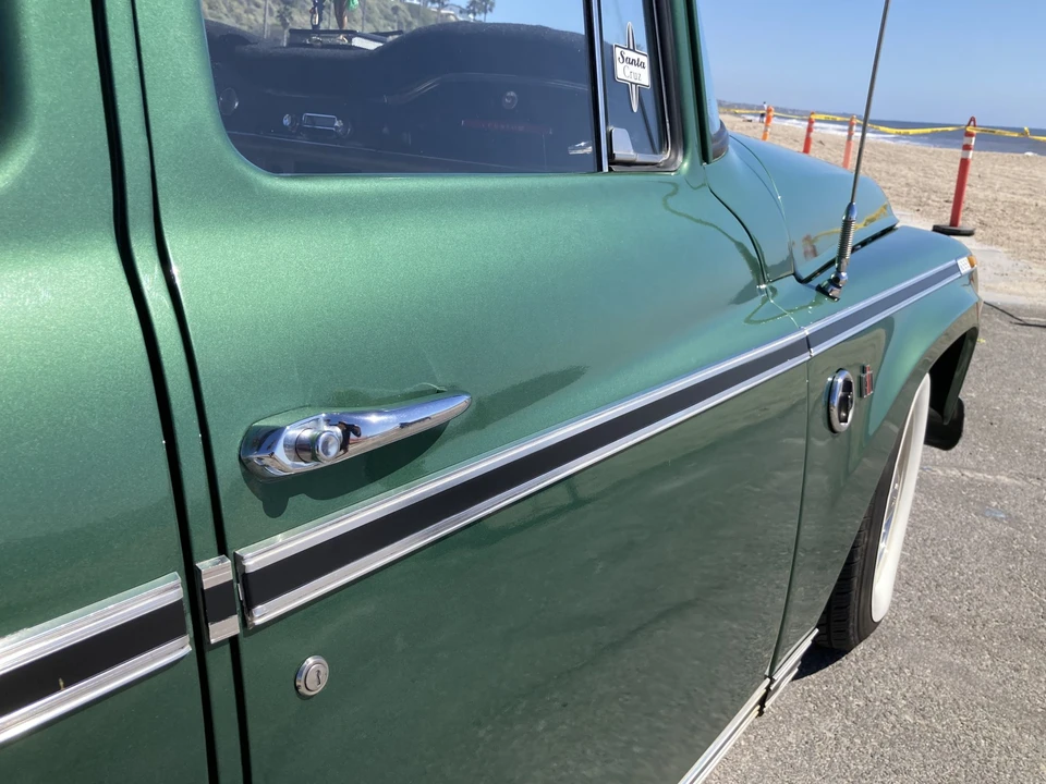1968 International Harvester Travelall - Image 25 of 31
